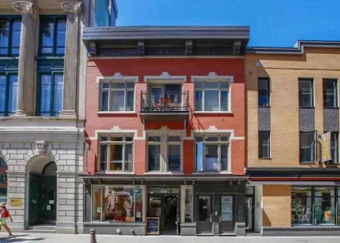 Le Gentleman // Downtown Spacious Condo